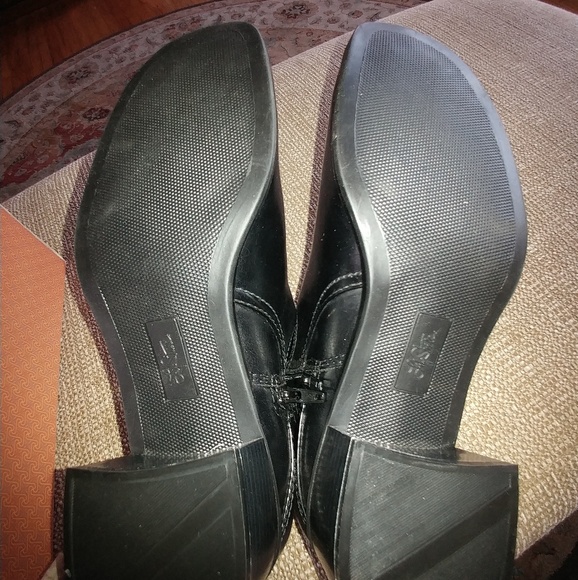 NWOT BLACK SHOE BOOT - Picture 4 of 5